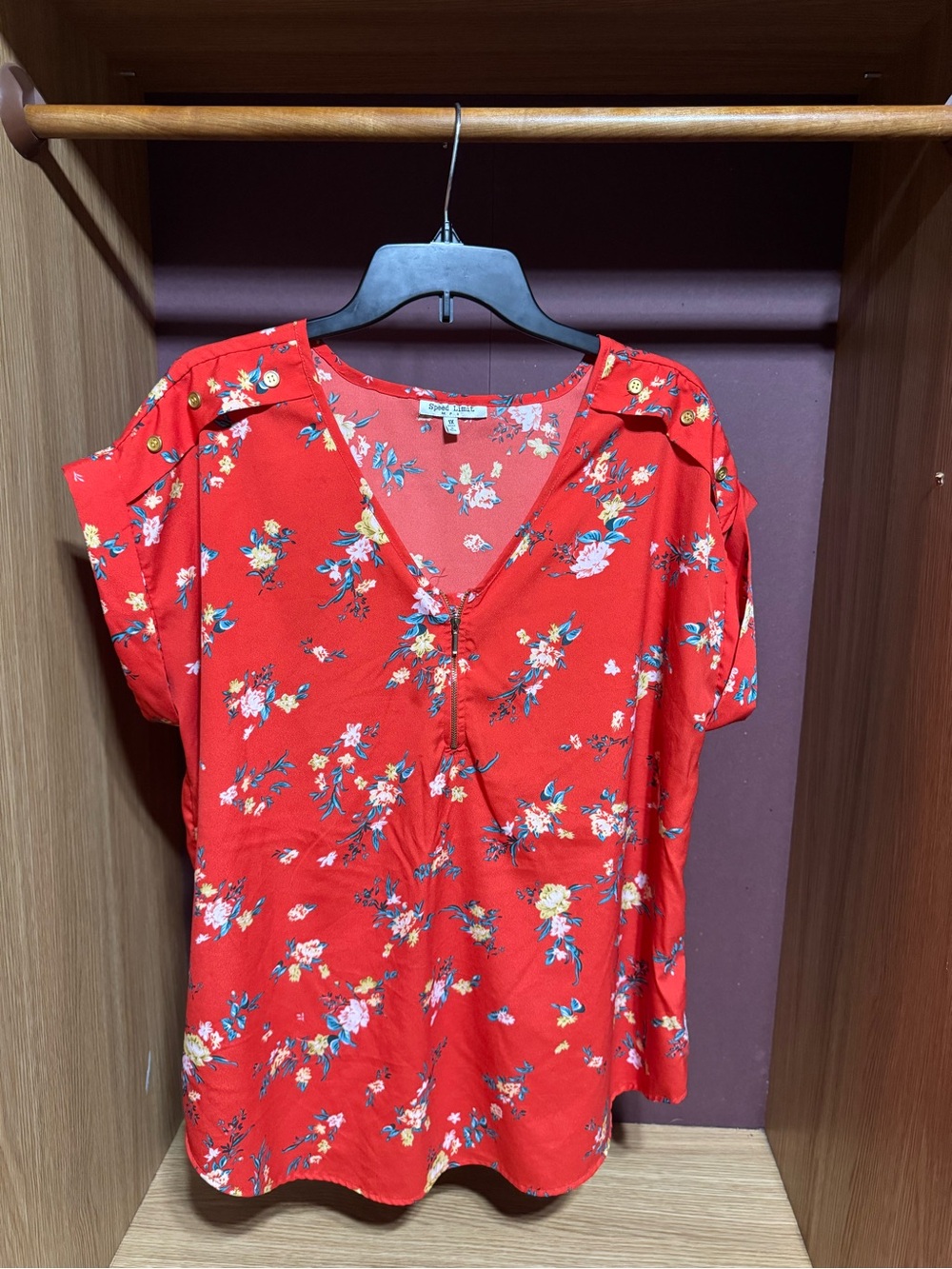 Speed Limit MPH Red Floral Zip Front Blouse 1X